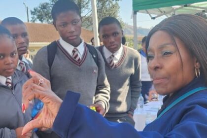 Le vice-ministre Narend Singh du Ministère des Forêts, de la Pêche et de l'Environnement ((DFFE) a effectué récemment une visite de supervision du projet d'aquaculture de Sweetwaters