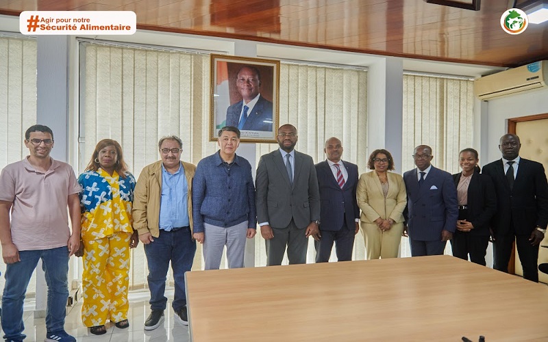 Le Ministre des Ressources animales et halieutiques, Sidi Tiémoko Touré a reçu en audience une délégation de l’Organisation islamique pour la sécurité alimentaire