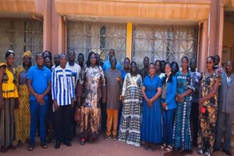 Des agents des services techniques de la santé animale et des autorités administratives formés