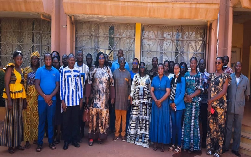 Des agents des services techniques de la santé animale et des autorités administratives formés