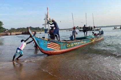 Au Ghana, des projets visant à restaurer la pêche et à promouvoir une conservation marine inclusive du genre ont été lancés par une Organisation non gouvernementale.