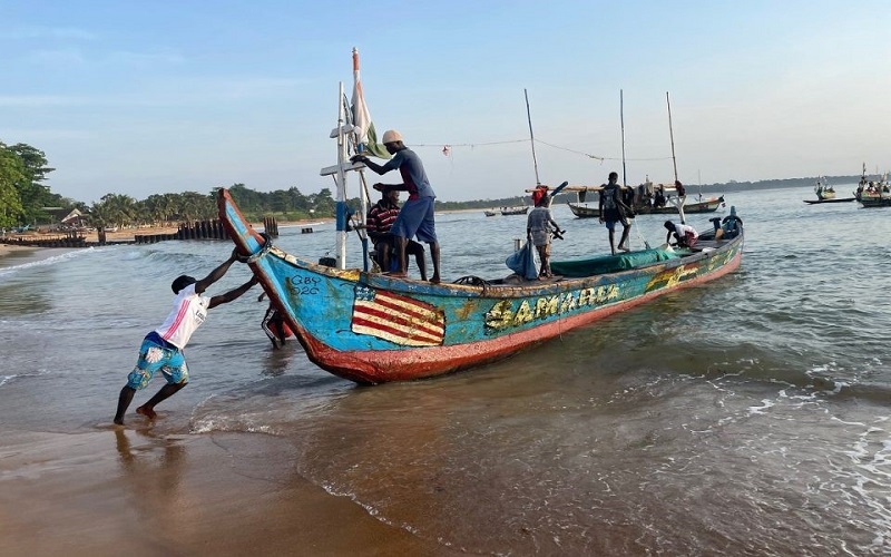 Au Ghana, des projets visant à restaurer la pêche et à promouvoir une conservation marine inclusive du genre ont été lancés par une Organisation non gouvernementale.