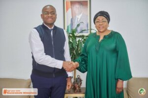 Il a échangé avec le Consul de la République d’Indonésie en Côte d’Ivoire, Sylla Darboux, avec qui il a évoqué le renforcement de la coopération bilatérale entre les deux pays 