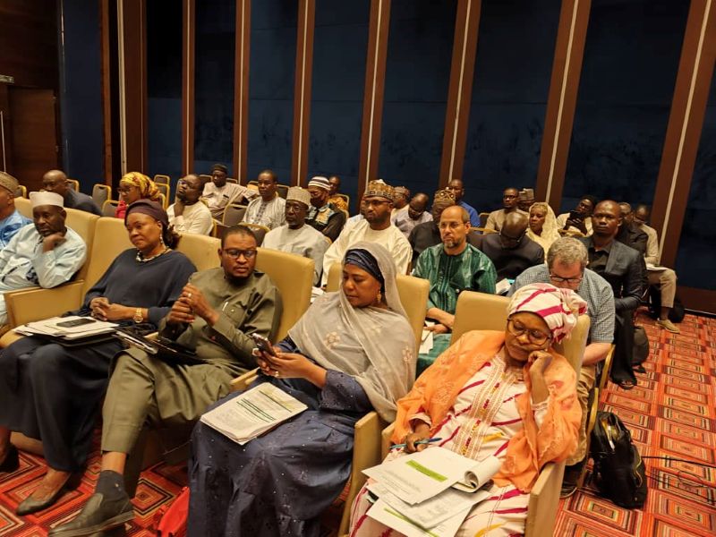 Installation d’un cadre de concertation sur la promotion de l'emploi des jeunes dans les secteurs de l'agroalimentaire.