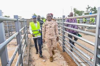 Le Ministre d’État, Ministre de l’Agriculture, de l’Eau, des Ressources animales et halieutiques, le Commandant Ismaël Sombié